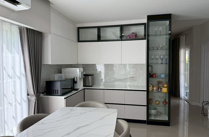 House with Shared Pool in Bangnatrad 